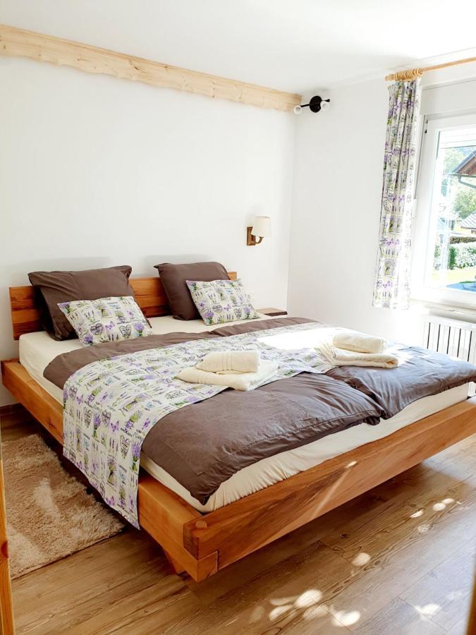 Honey Apartments Zirovnica Extérieur photo
