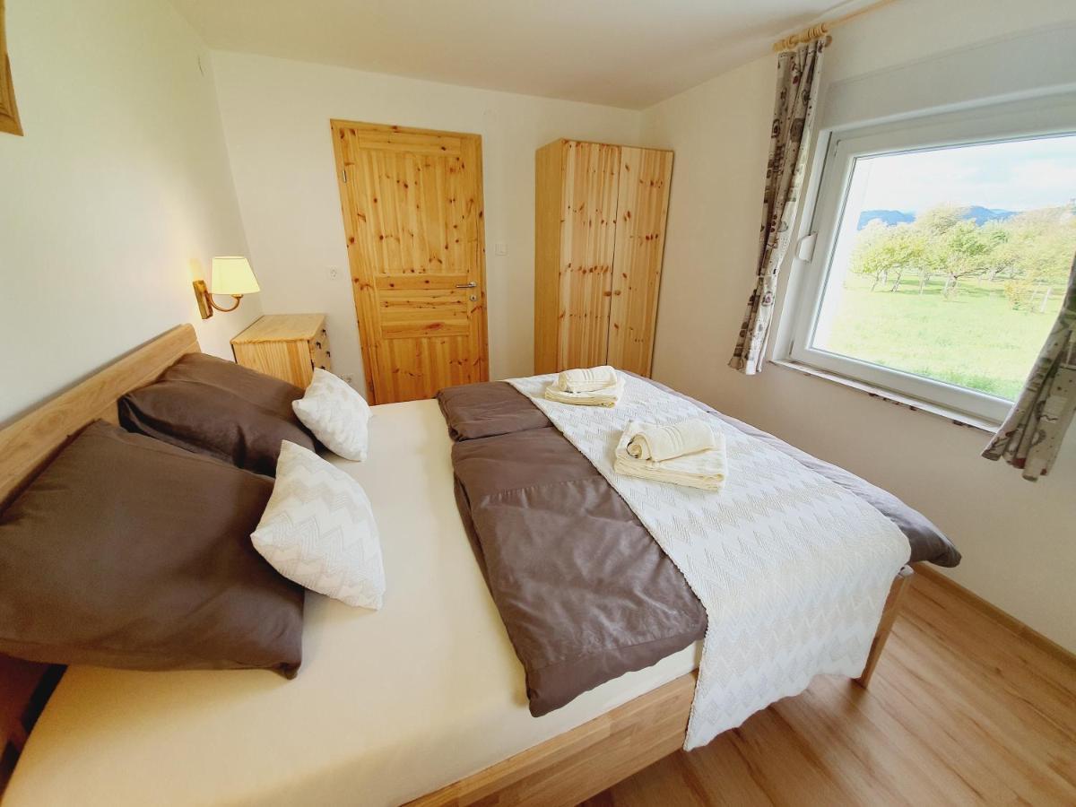 Honey Apartments Zirovnica Extérieur photo