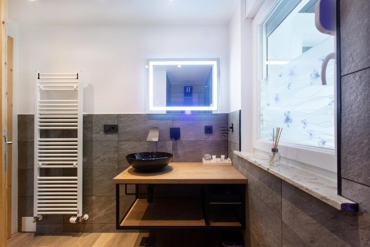 Honey Apartments Zirovnica Extérieur photo